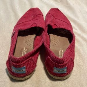 Red Tom’s size 8.5